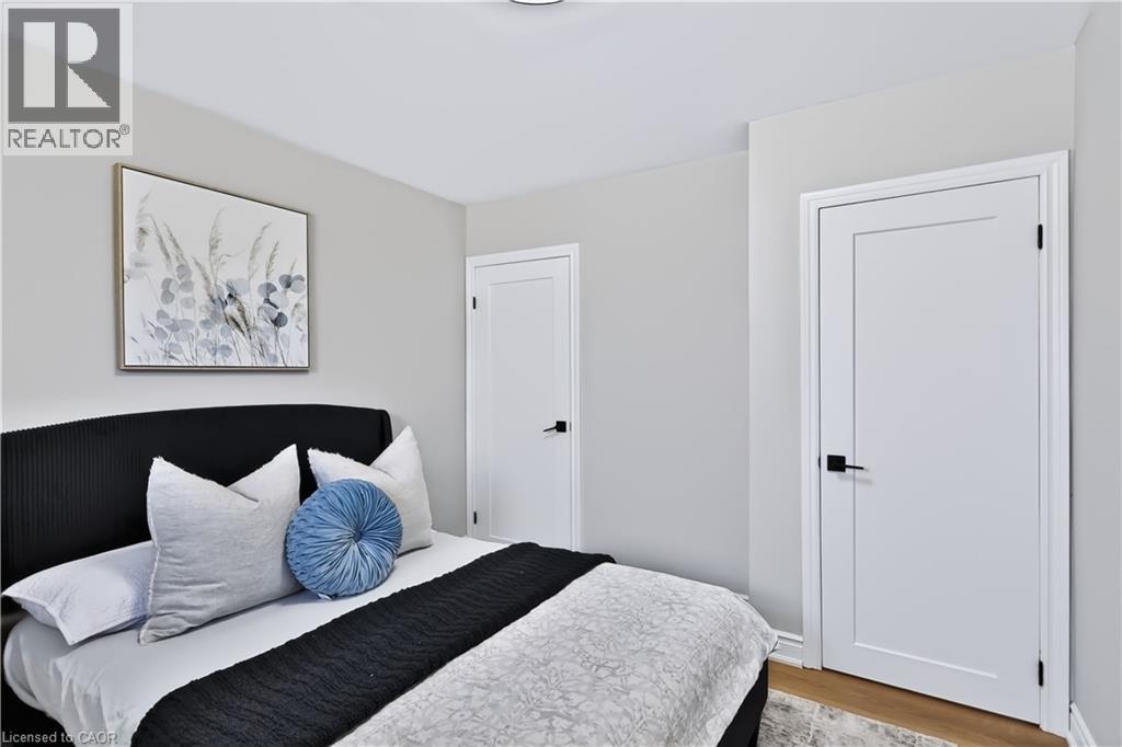 38 DEERHURST Road - 14