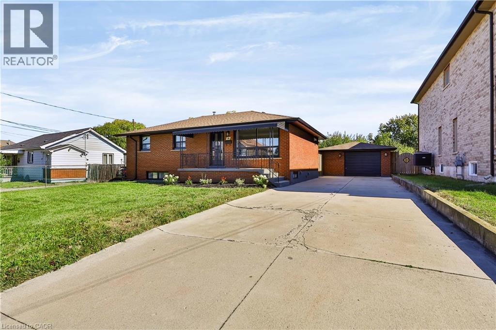 38 DEERHURST Road - 2
