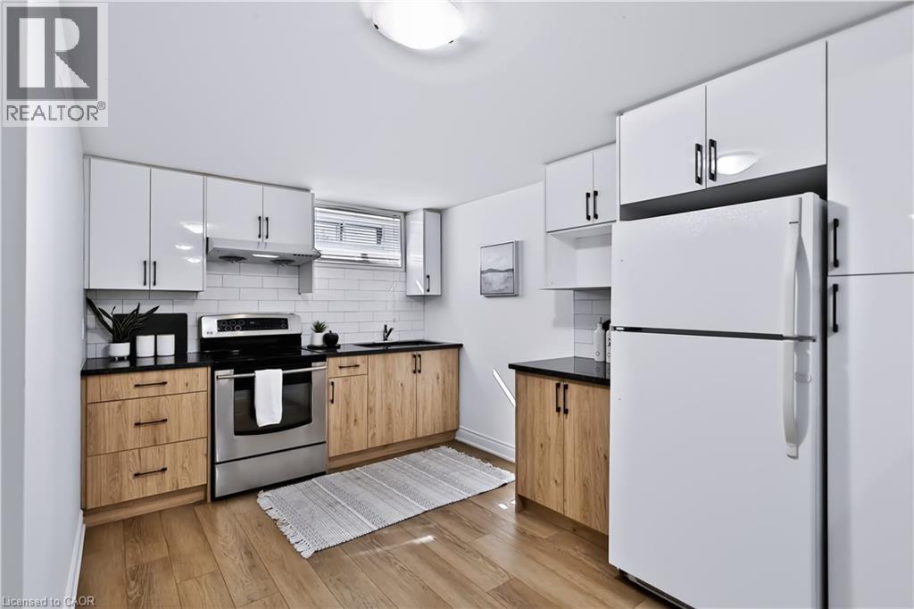 38 DEERHURST Road - 20