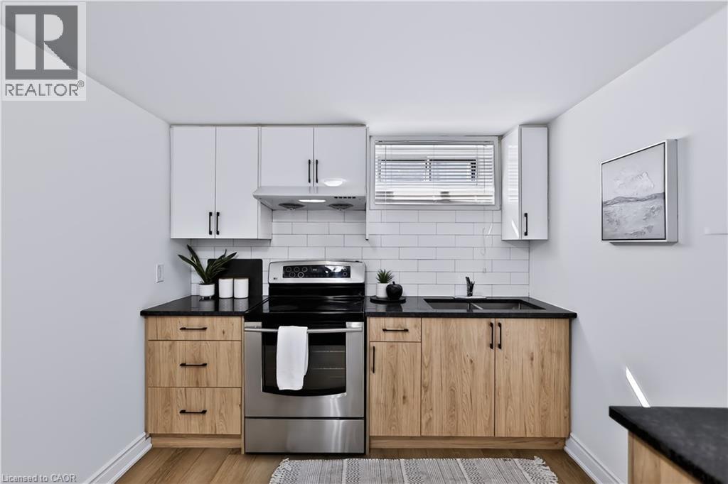 38 DEERHURST Road - 21