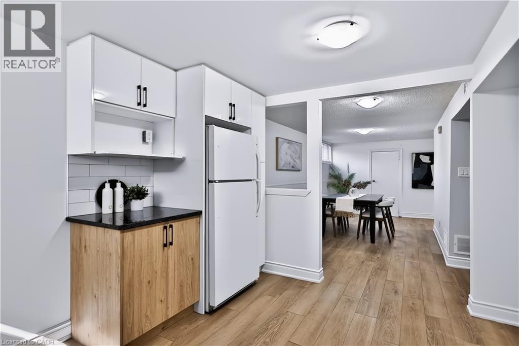 38 DEERHURST Road - 22