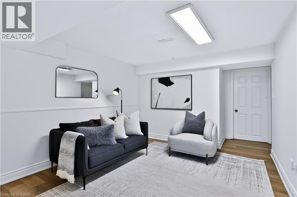 38 DEERHURST Road - 24