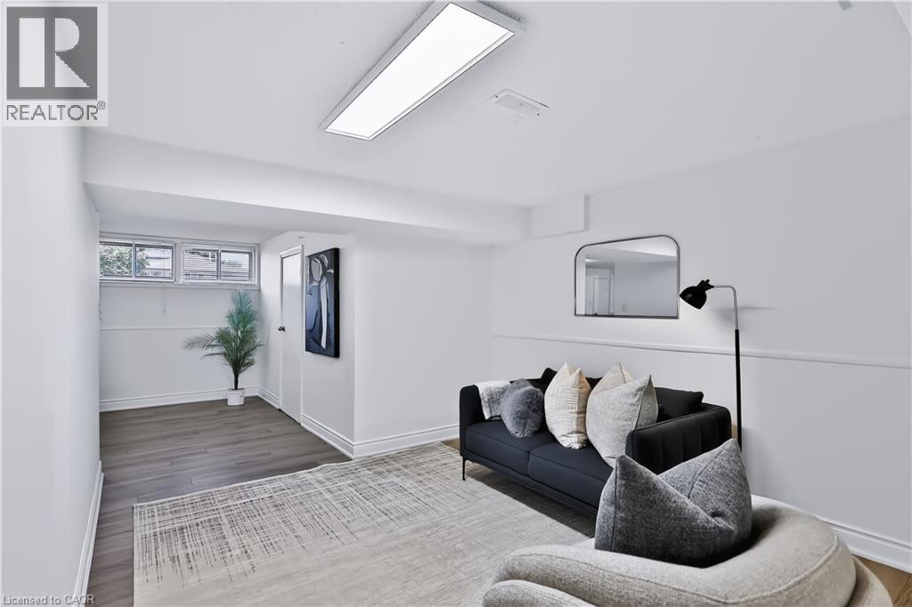 38 DEERHURST Road - 25