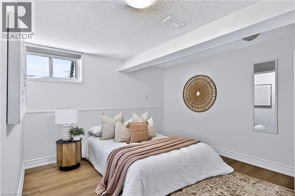 38 DEERHURST Road - 26