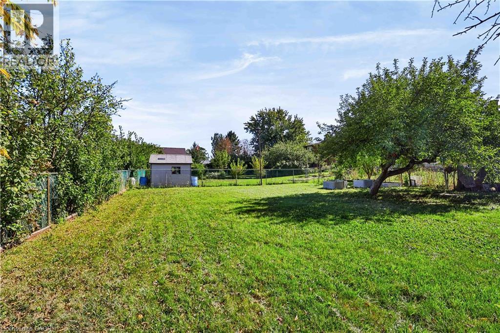 38 DEERHURST Road - 31