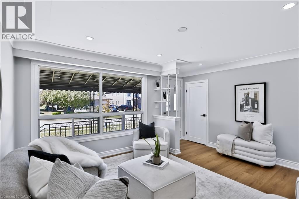 38 DEERHURST Road - 6
