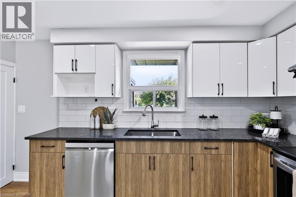 38 DEERHURST Road - 8