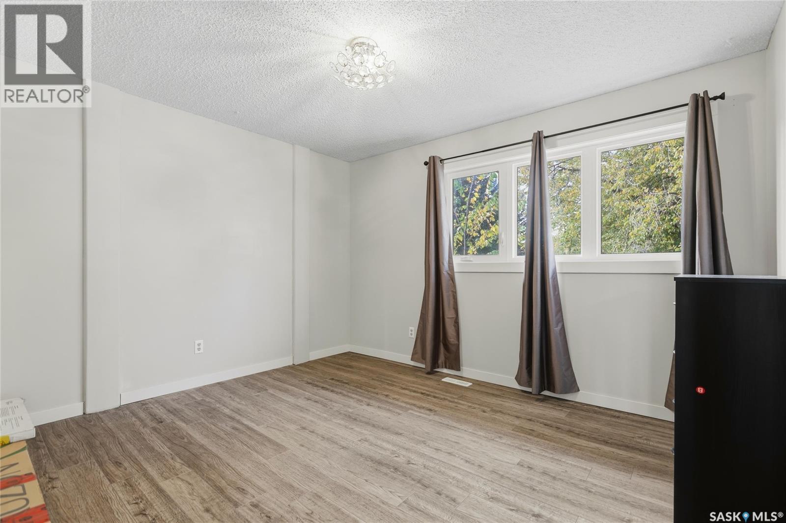 2127 CUNNING CRESCENT E, Regina — photo 32