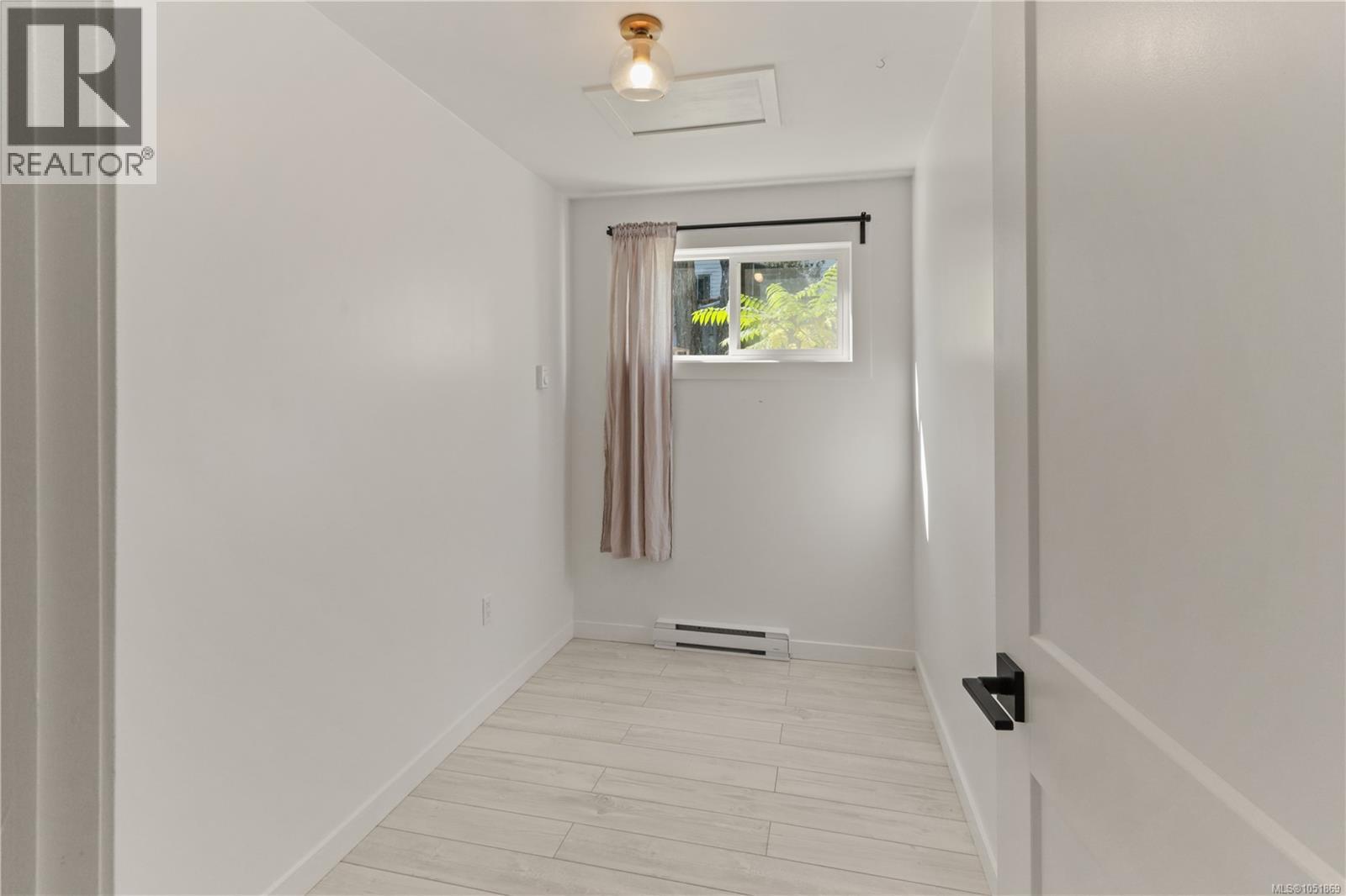 425 Stewart Ave - 23
