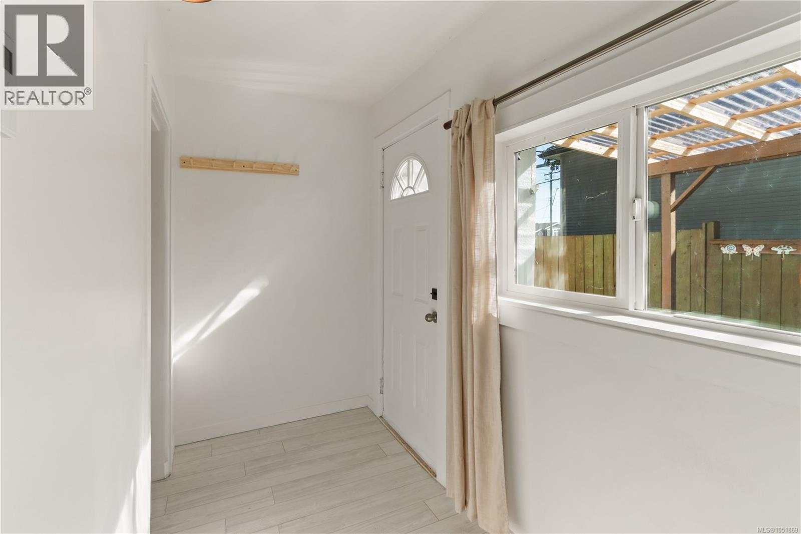 425 Stewart Ave - 26