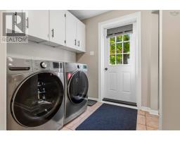 2pc Bathroom - 25 Pearl Street, Bridgewater, NS B4V2P4 Photo 10