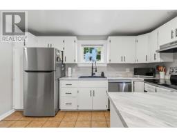 Foyer - 25 Pearl Street, Bridgewater, NS B4V2P4 Photo 6