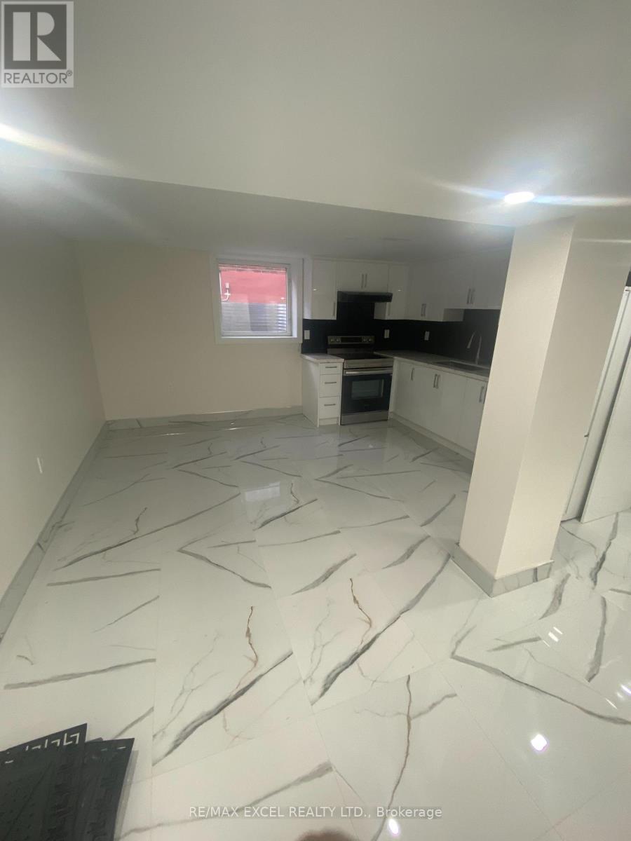 226 Elgin Street West — photo 8