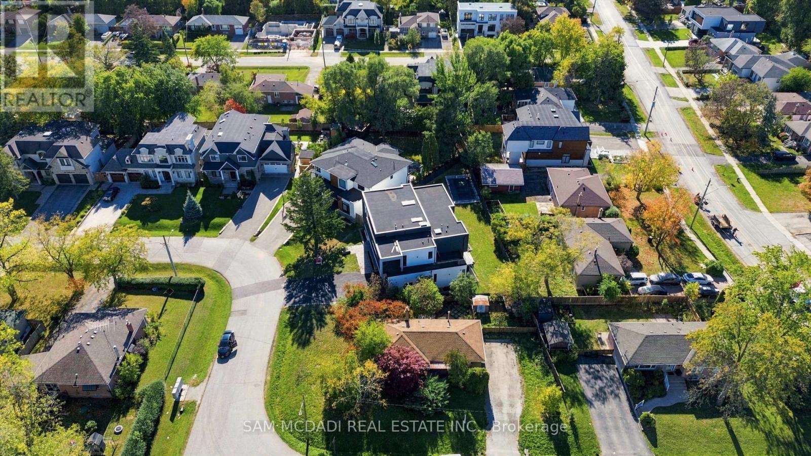 468 Saville Crescent — photo 46