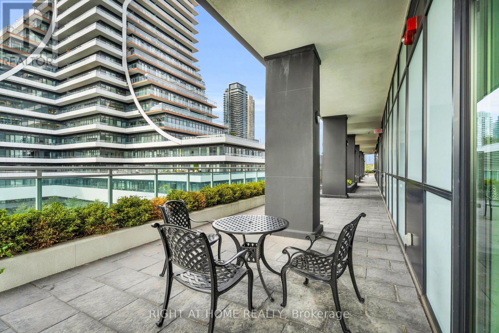 #2304 33 SHORE BREEZE DRIVE - 29