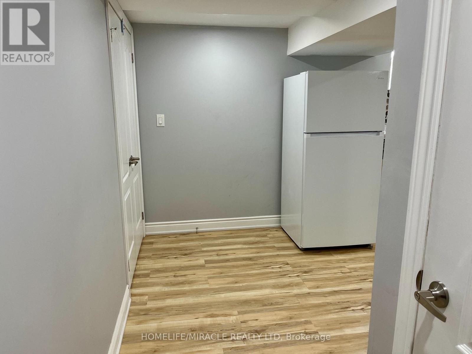 5659 Robinson Street, Niagara Falls, ON photo 22
