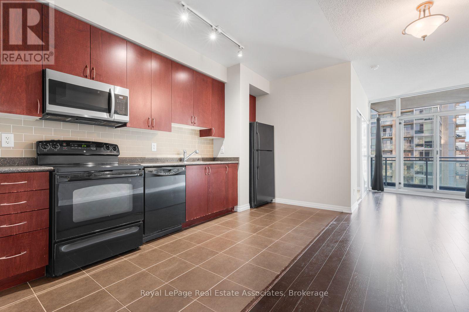 1709- 223 Webb Drive, Mississauga, ON photo 5