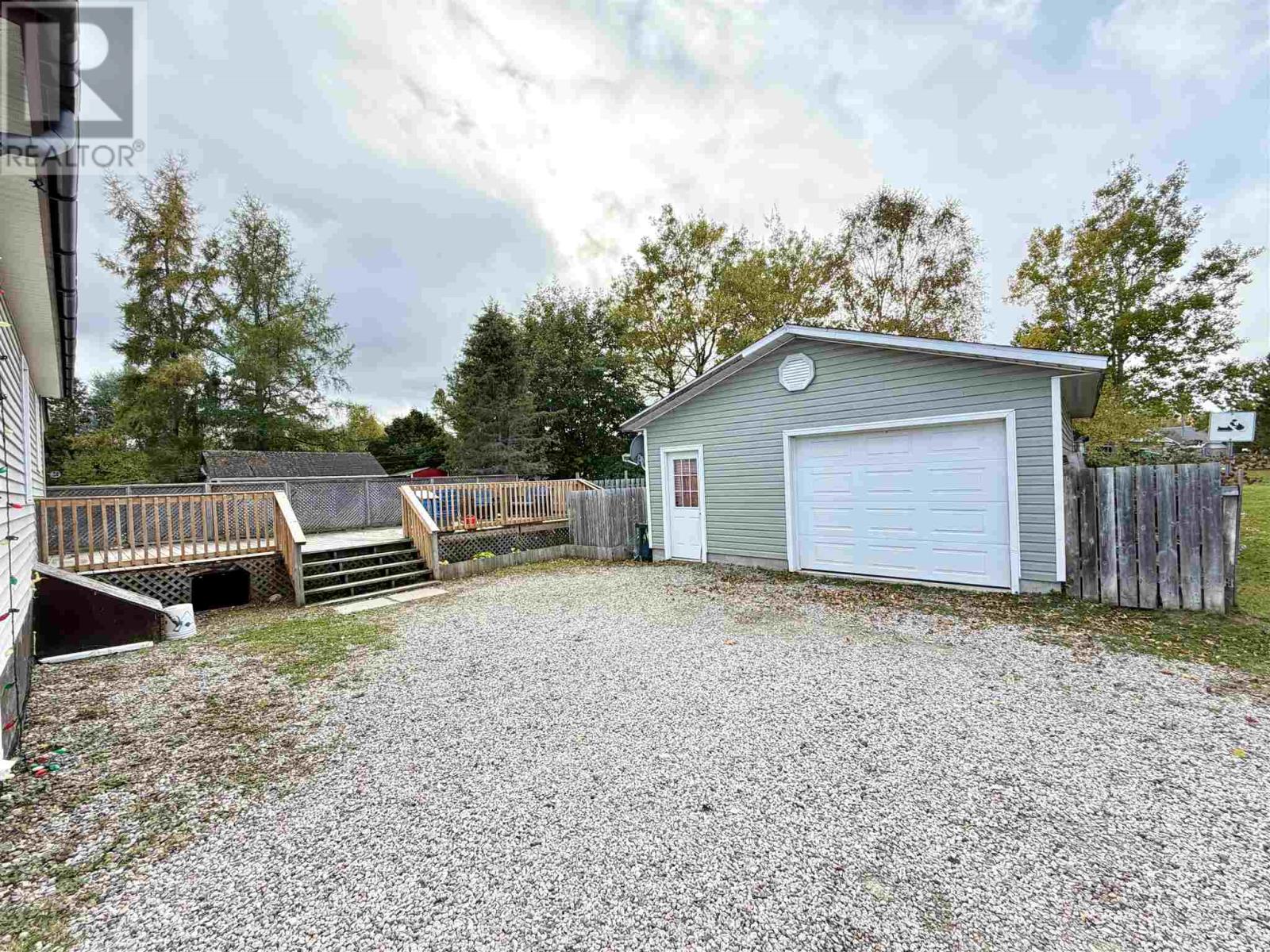 40 Churchill AVE - 18