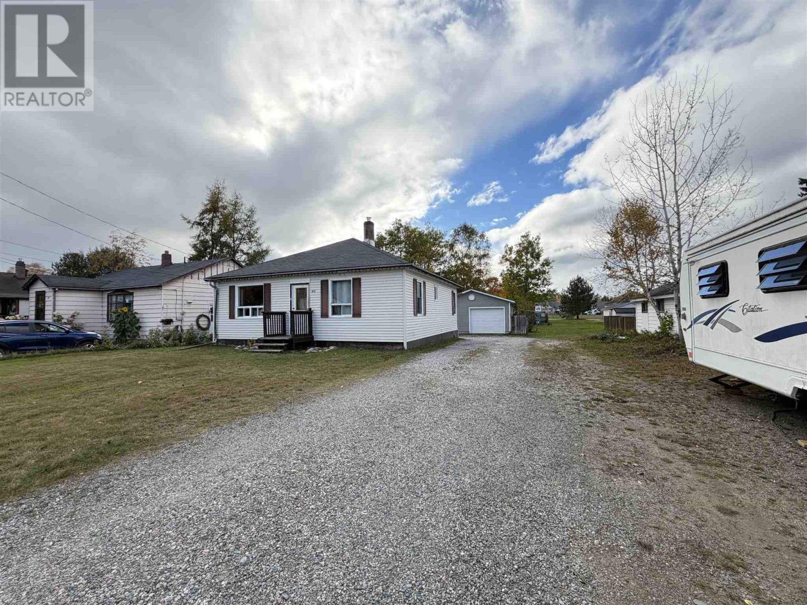 40 Churchill Ave — photo 24