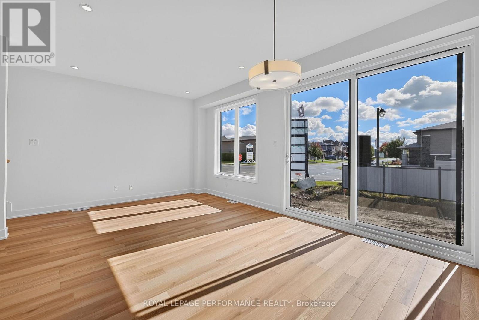 2525 GRAY CRESCENT - Image 5
