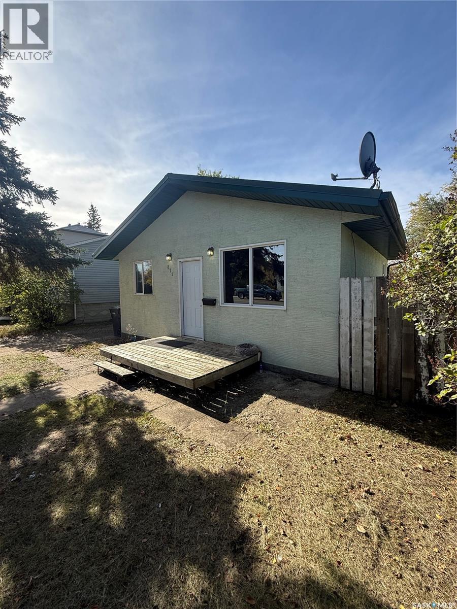 871 110th STREET, North Battleford