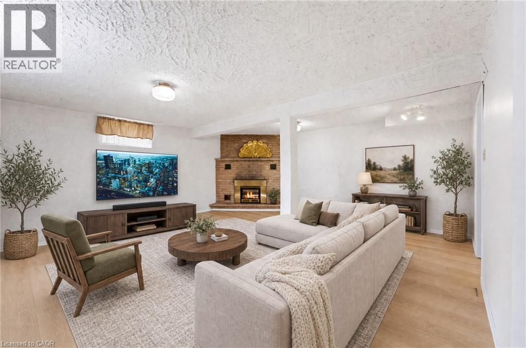 427 LAWRENCE Avenue - Image 11