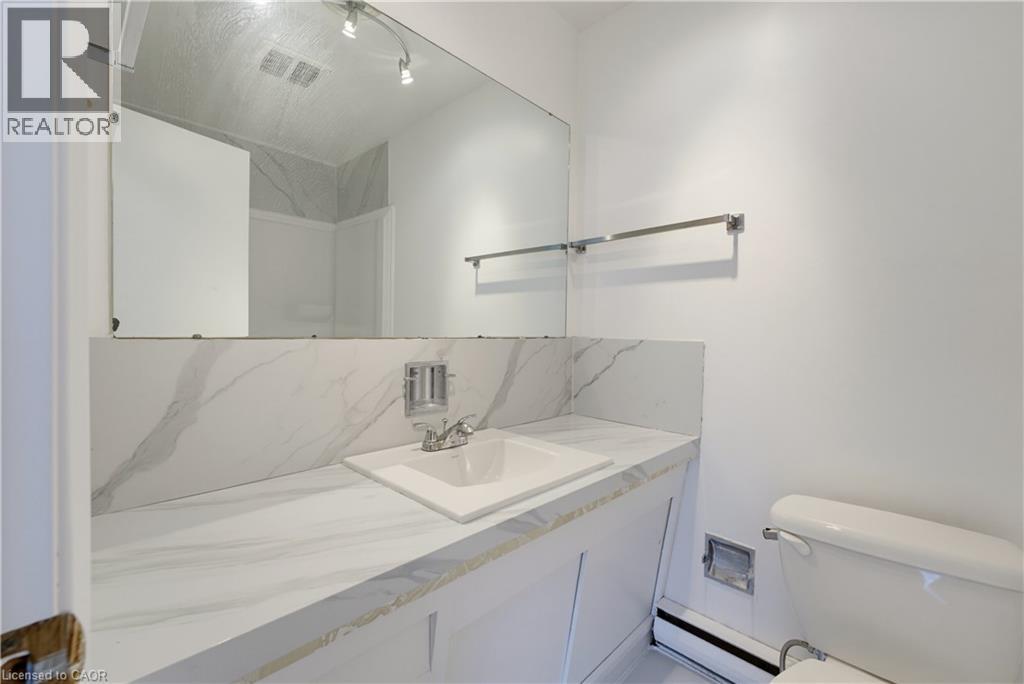 427 LAWRENCE Avenue - 7