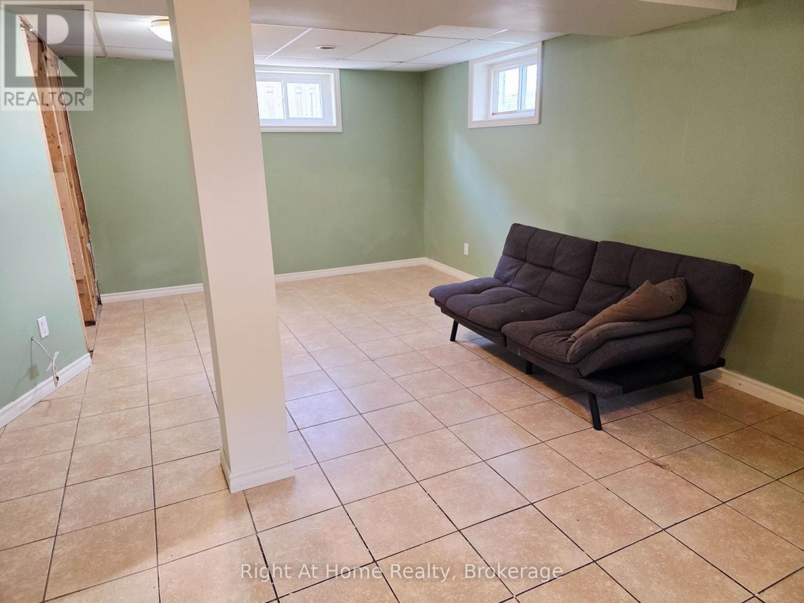 195 EMPRESS AVENUE S - 9