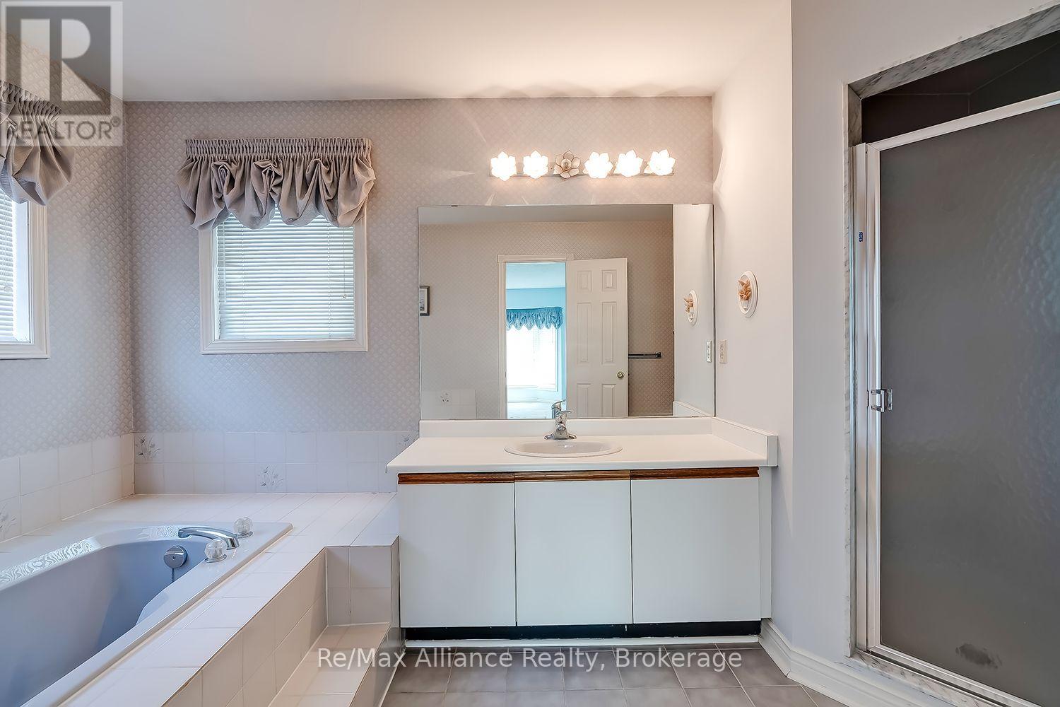2151 PINEVIEW DRIVE - 32