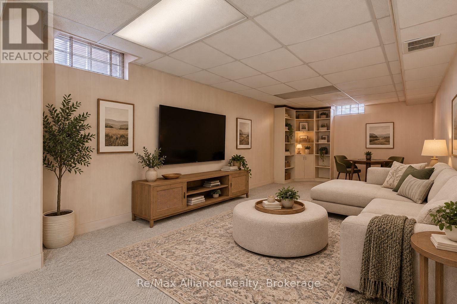 2151 PINEVIEW DRIVE - 39