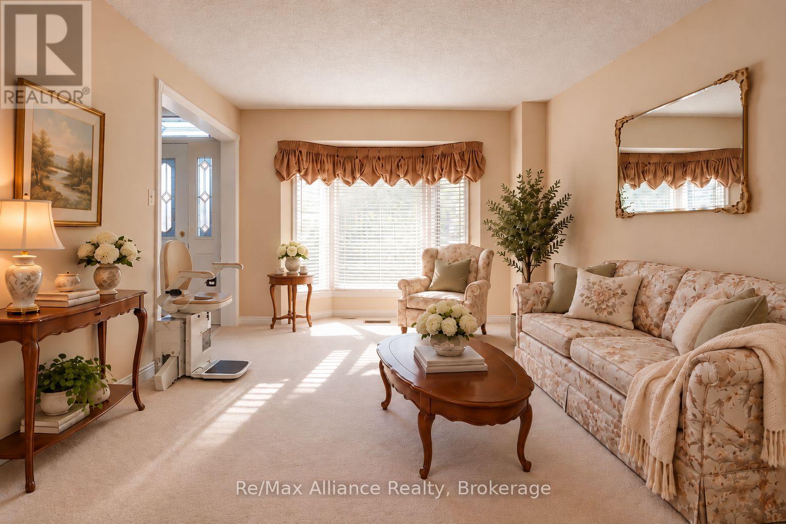 2151 PINEVIEW DRIVE - 8