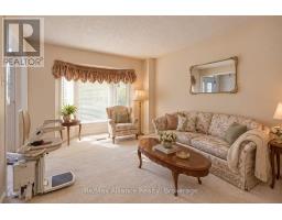 Family room - 2151 Pineview Drive, Oakville, ON L6H5M3 Photo 7