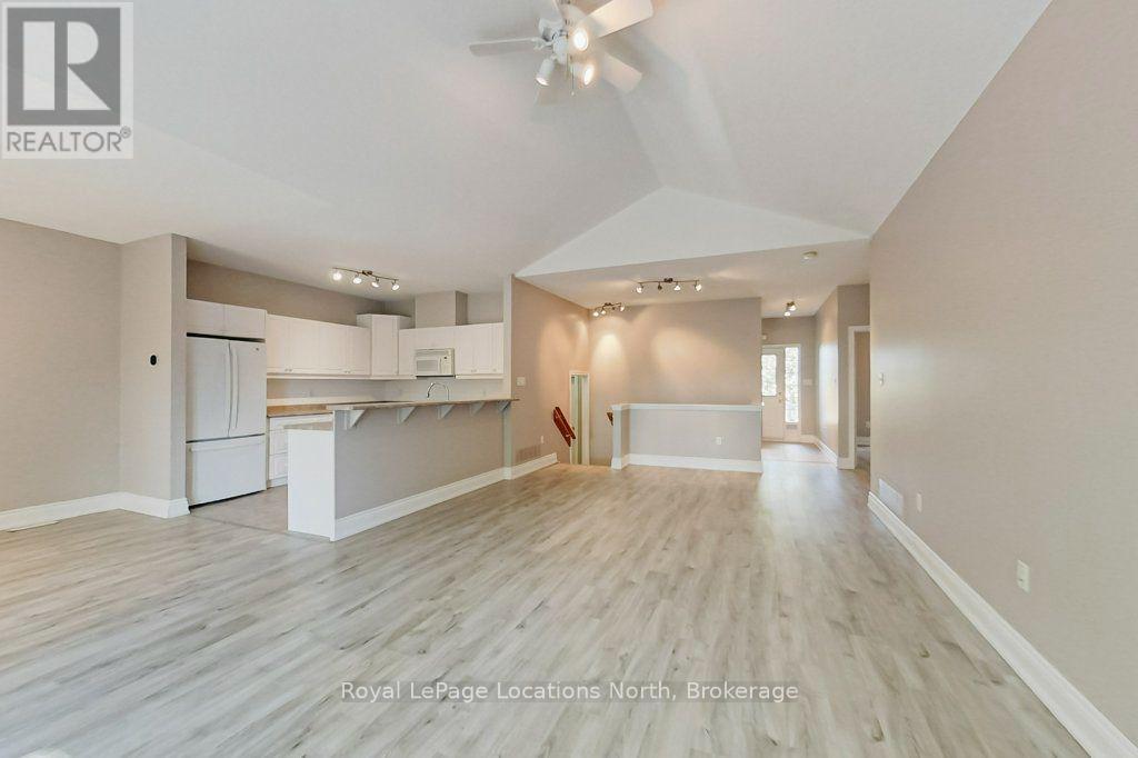 52 THOMAS DRIVE - 16