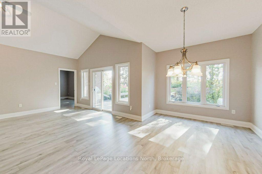 52 THOMAS DRIVE - 17