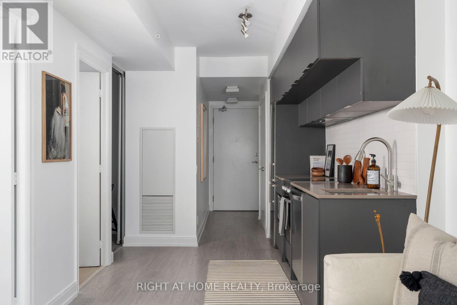 1115- 181 Dundas Street East, Toronto, ON photo 18