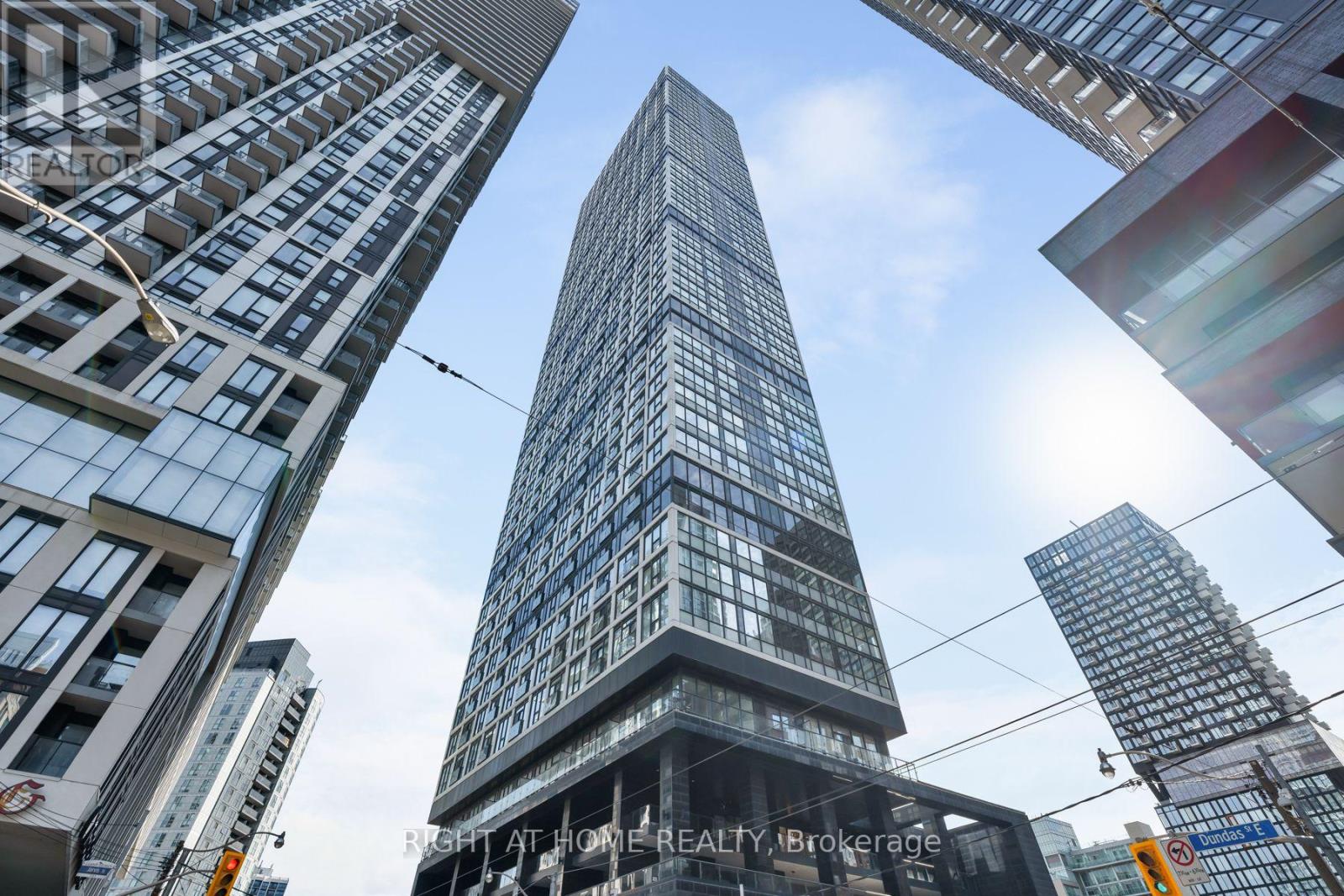 1115- 181 Dundas Street East, Toronto, ON photo 2