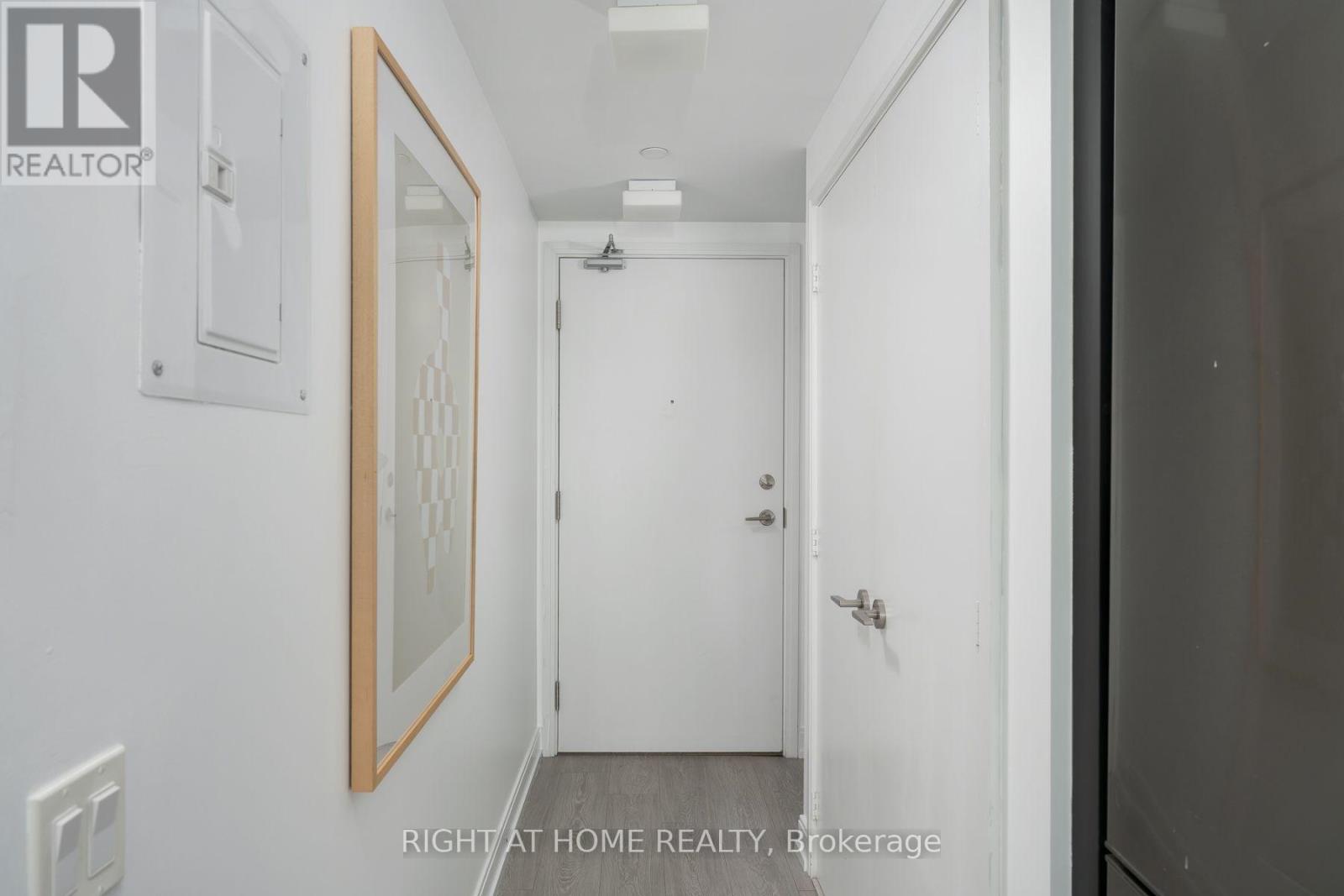 1115- 181 Dundas Street East, Toronto, ON photo 4