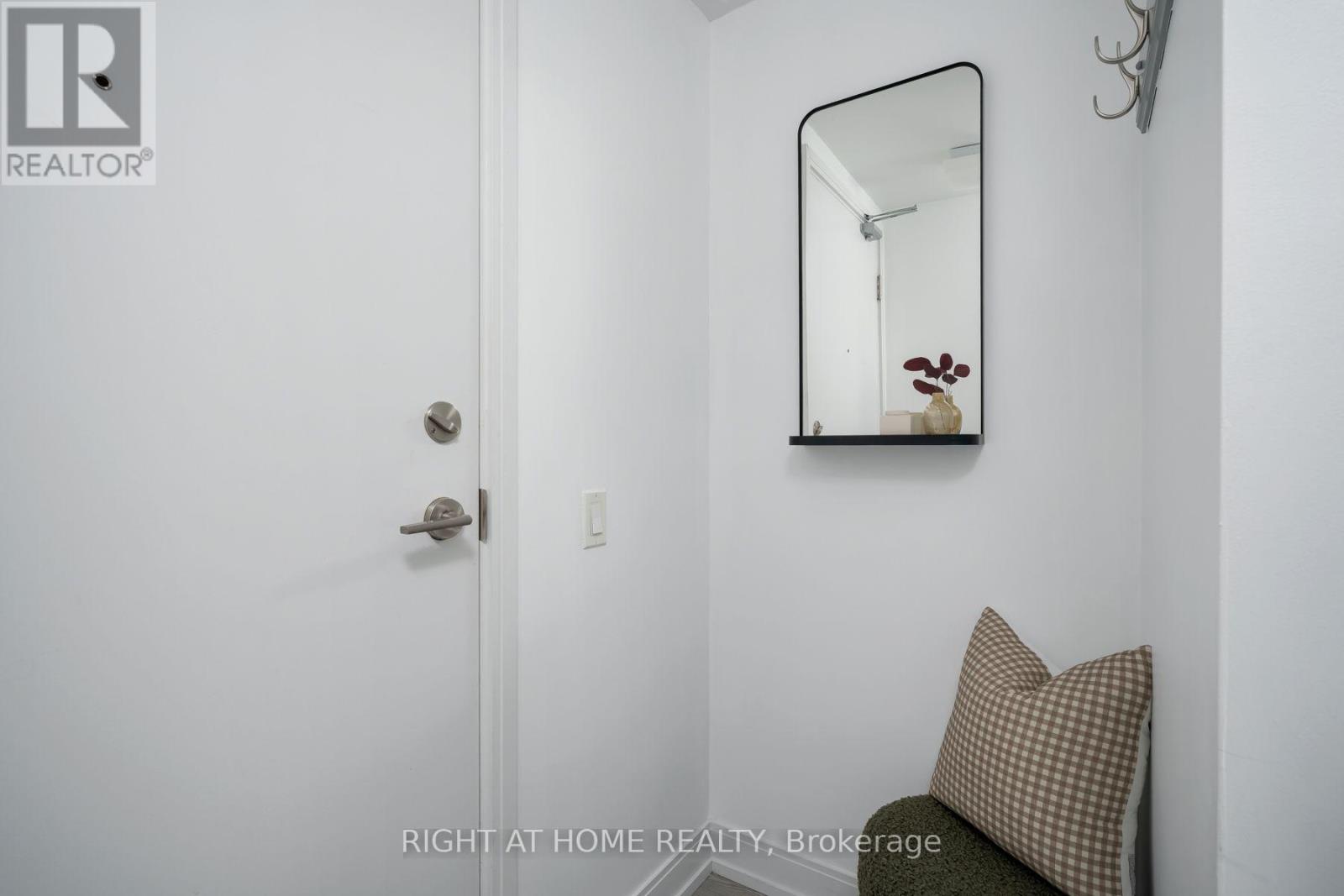 1115- 181 Dundas Street East, Toronto, ON photo 5
