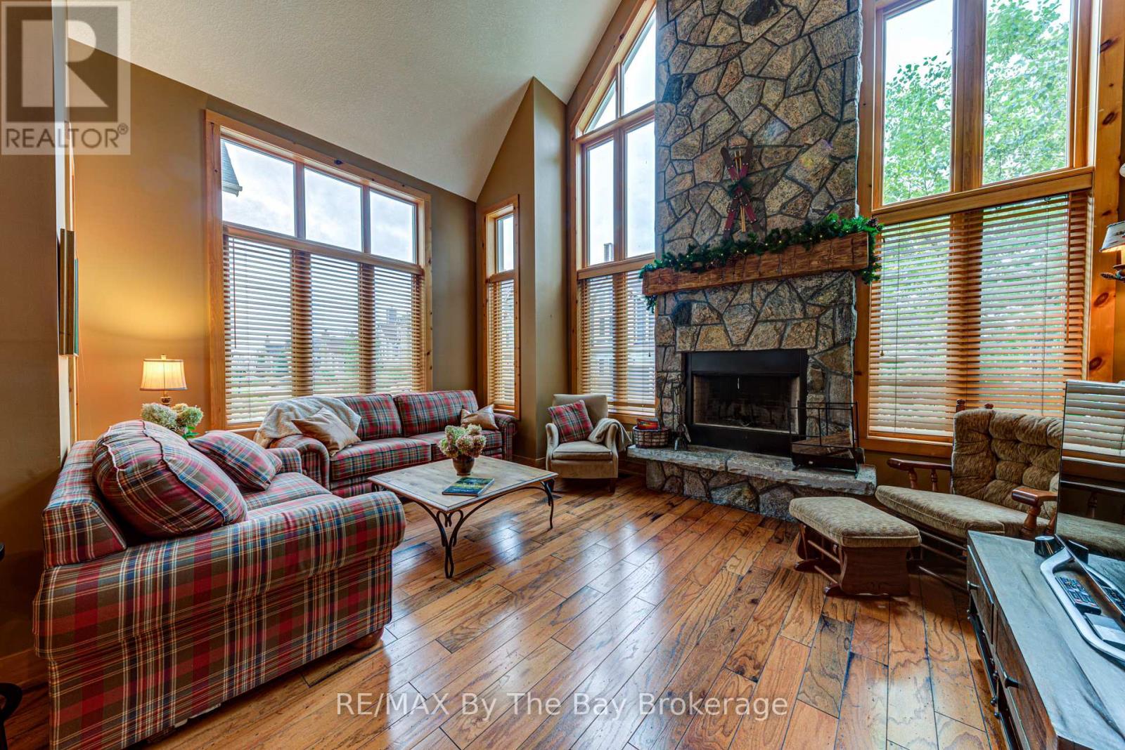 120 VENTURE BOULEVARD - 10