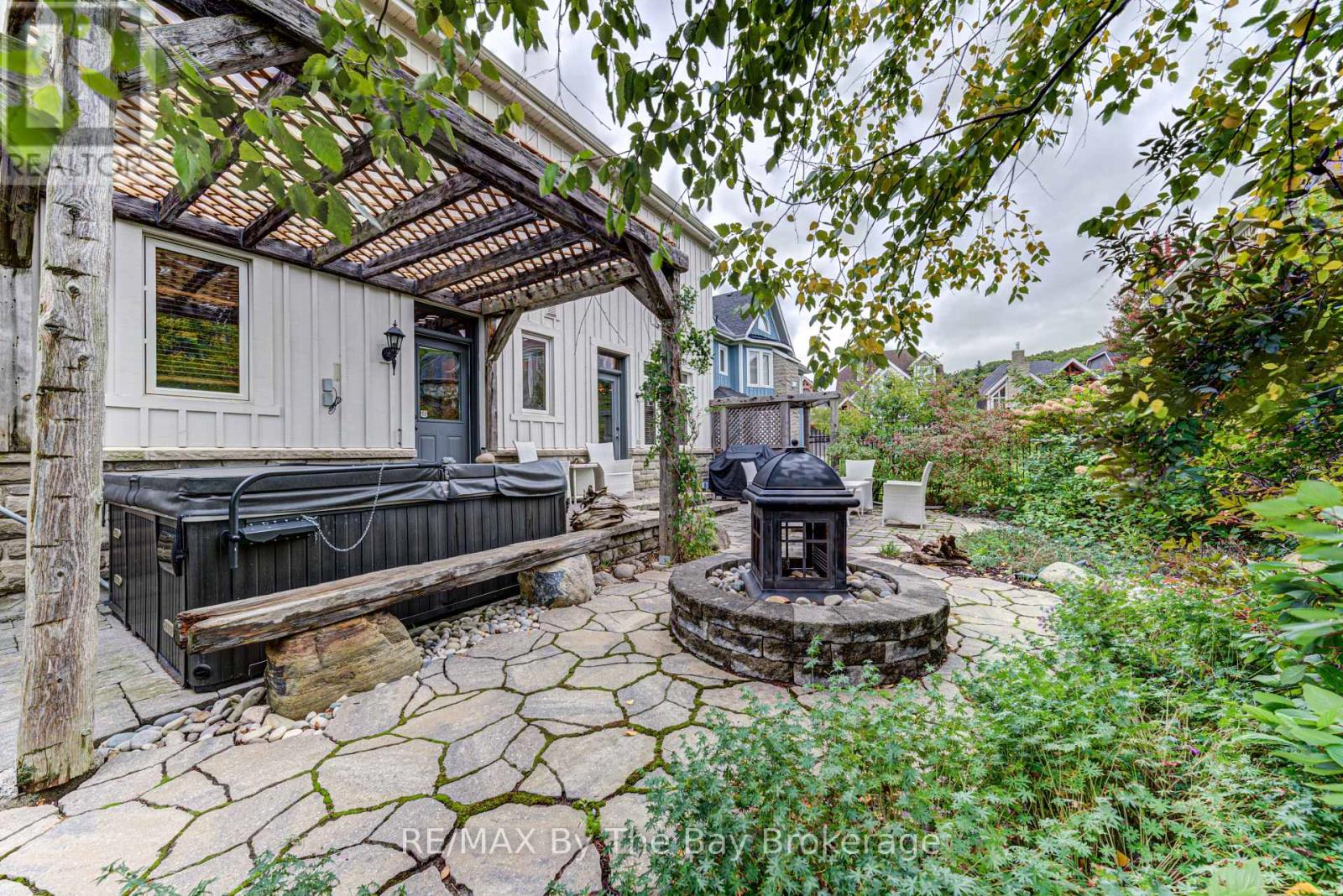 120 VENTURE BOULEVARD - 47