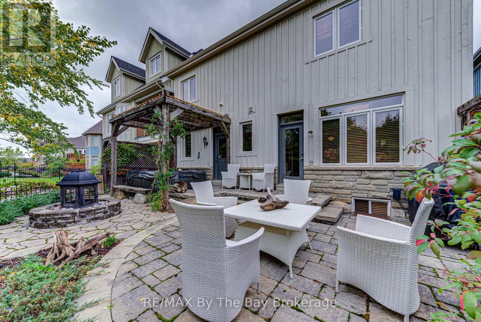 120 VENTURE BOULEVARD - 48