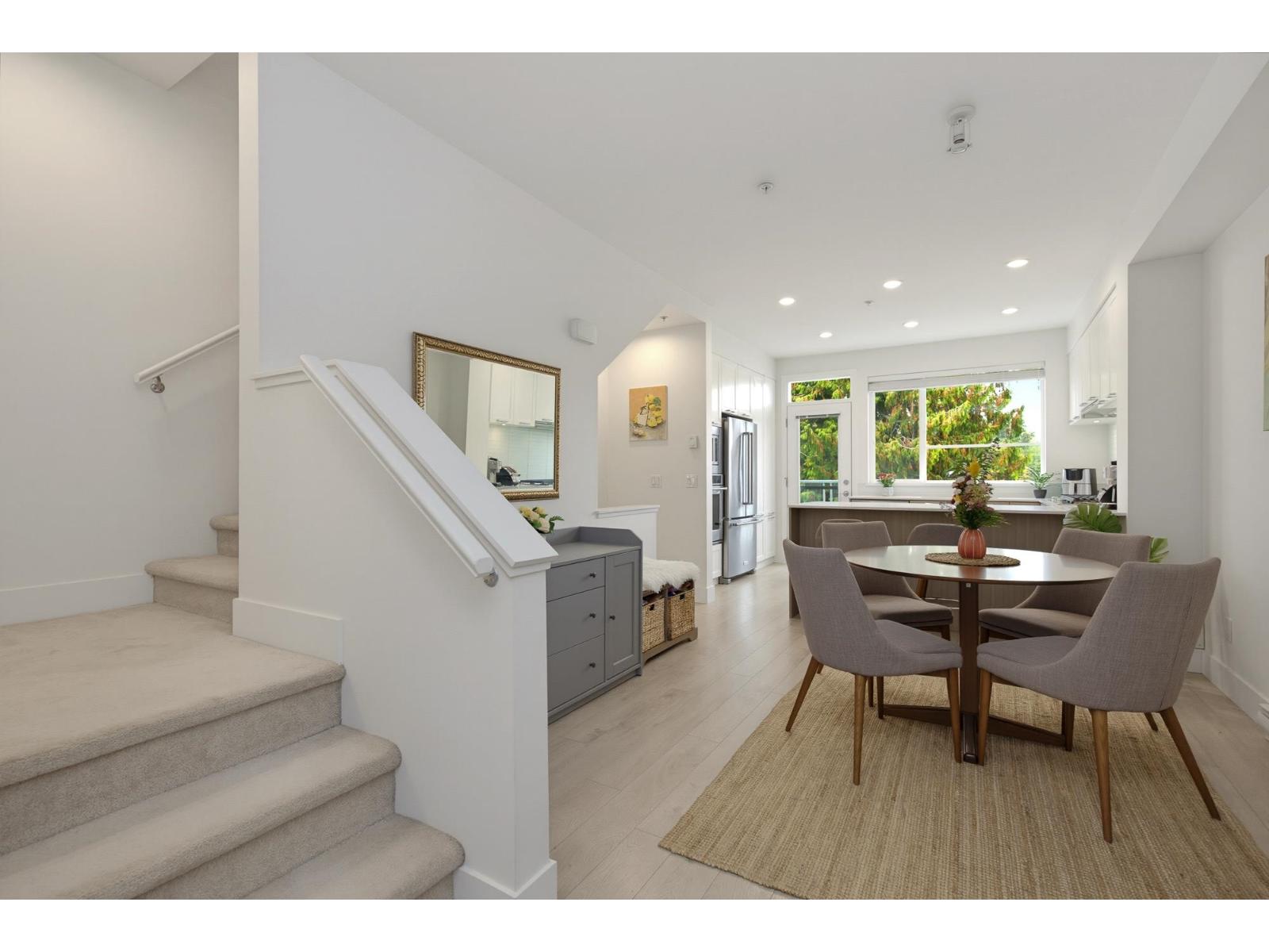 8 15918 MOUNTAIN VIEW DRIVE, White Rock - Image 1