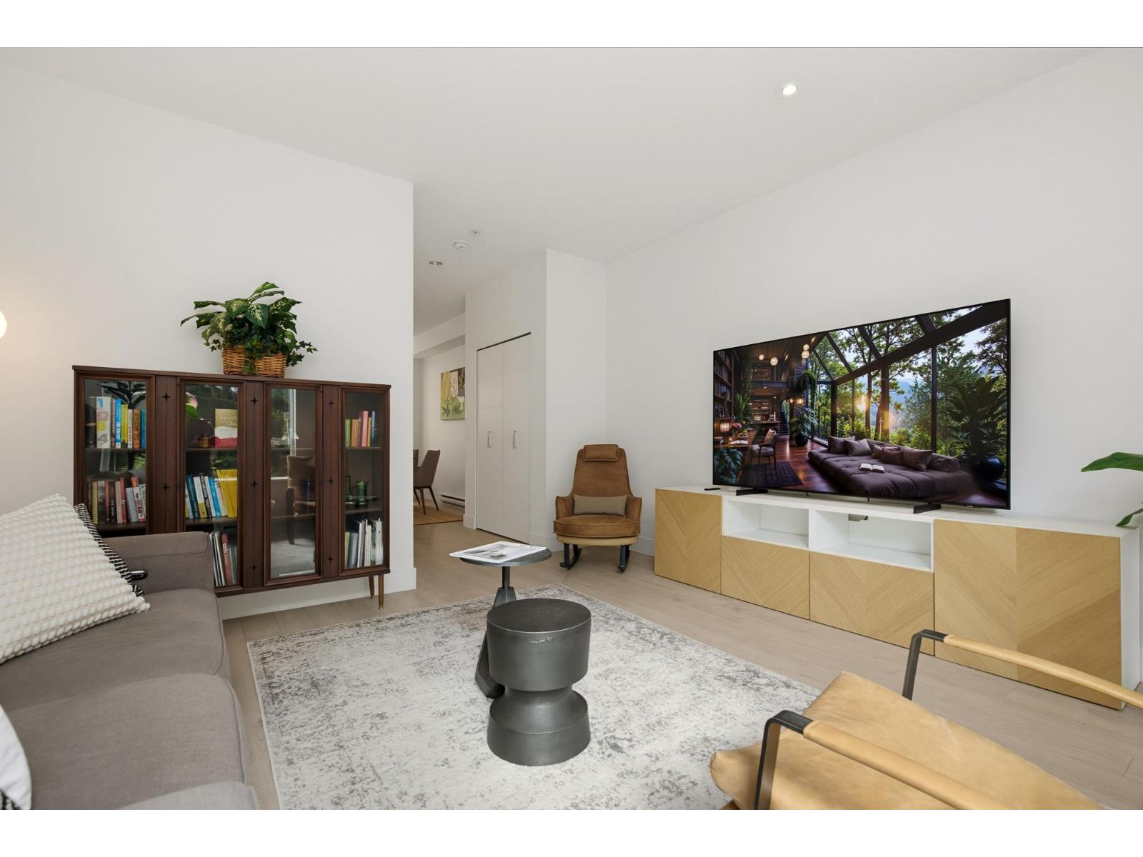 8 15918 MOUNTAIN VIEW DRIVE, White Rock - Image 1