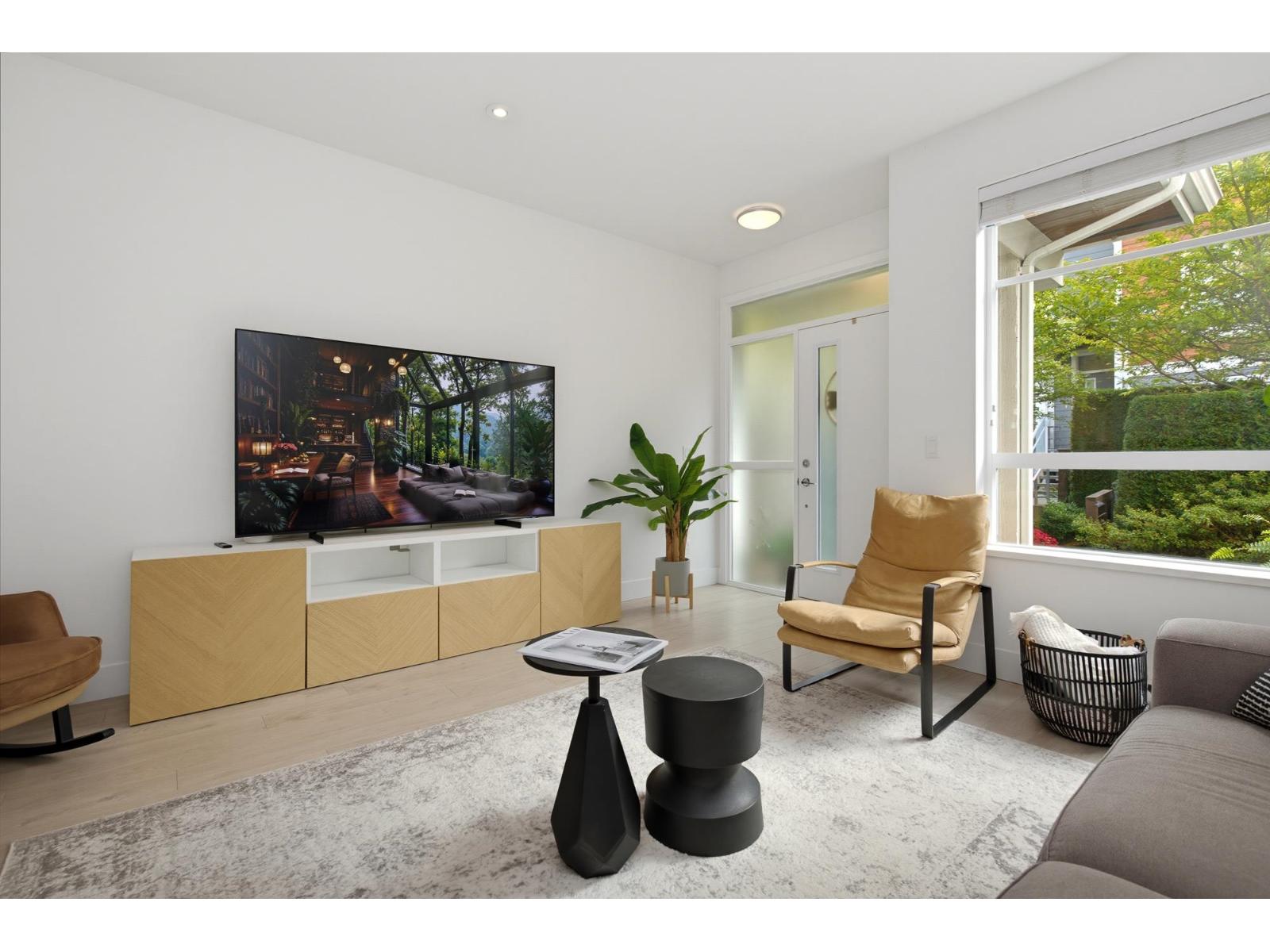 8 15918 MOUNTAIN VIEW DRIVE, White Rock - Image 1