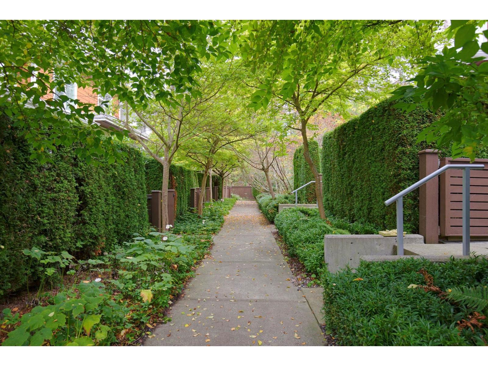 8 15918 MOUNTAIN VIEW DRIVE, White Rock - Image 1