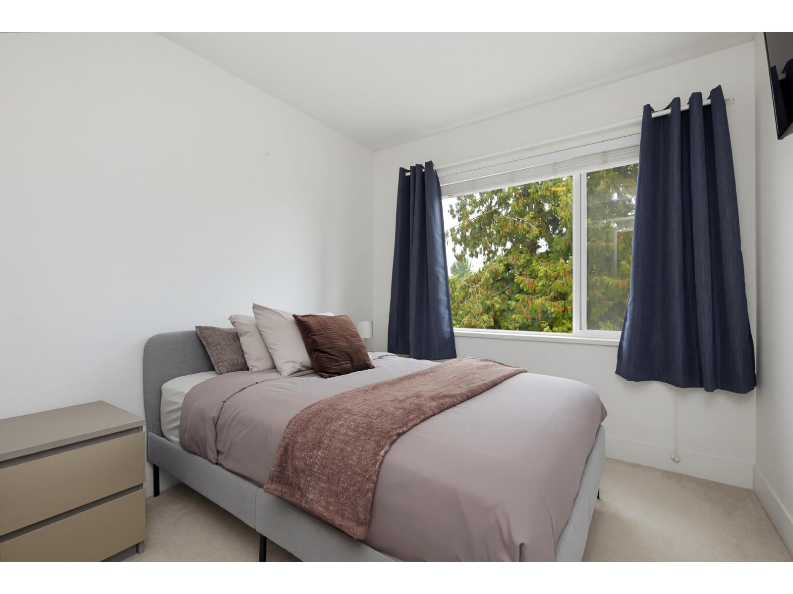 8 15918 MOUNTAIN VIEW DRIVE, White Rock - Image 1