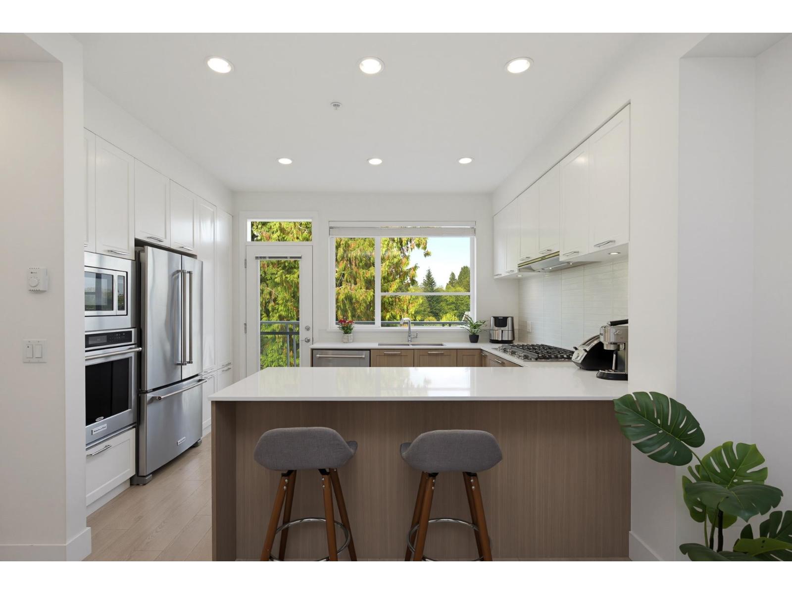 8 15918 MOUNTAIN VIEW DRIVE, White Rock - Image 1