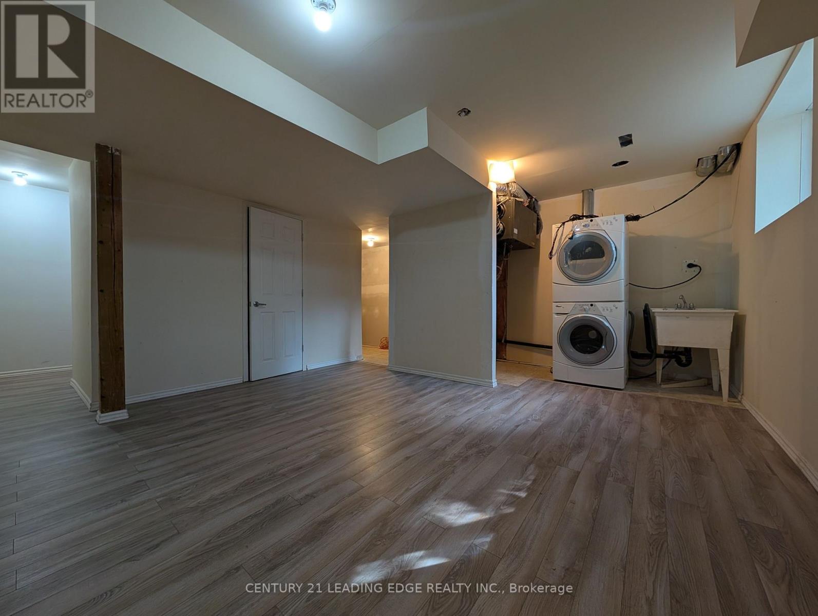 #3 736 KINGSTON ROAD - 12