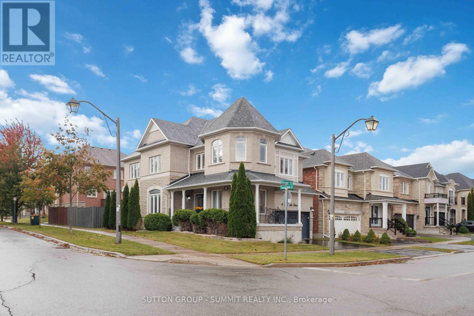 4 Teasdale Street, Ajax, ON photo 2