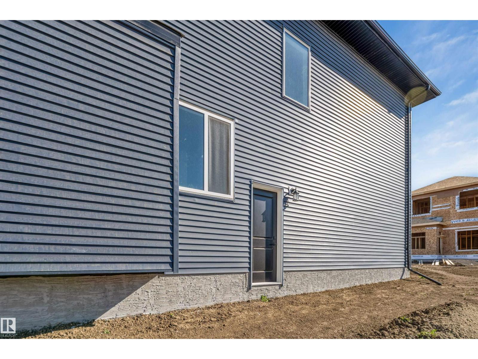 4707 17 Avenue SW, Meltwater — photo 4 of 30: Property photo